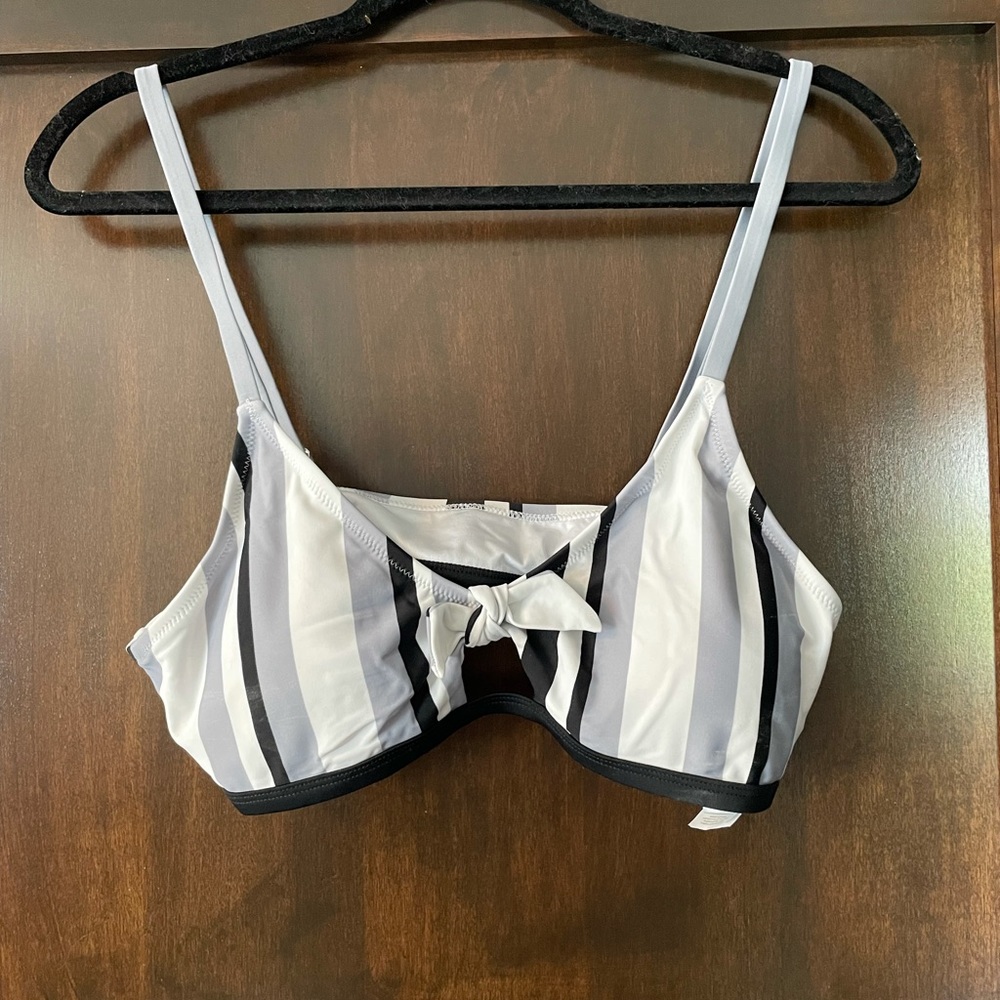 CUPSHE Swimsuit Top